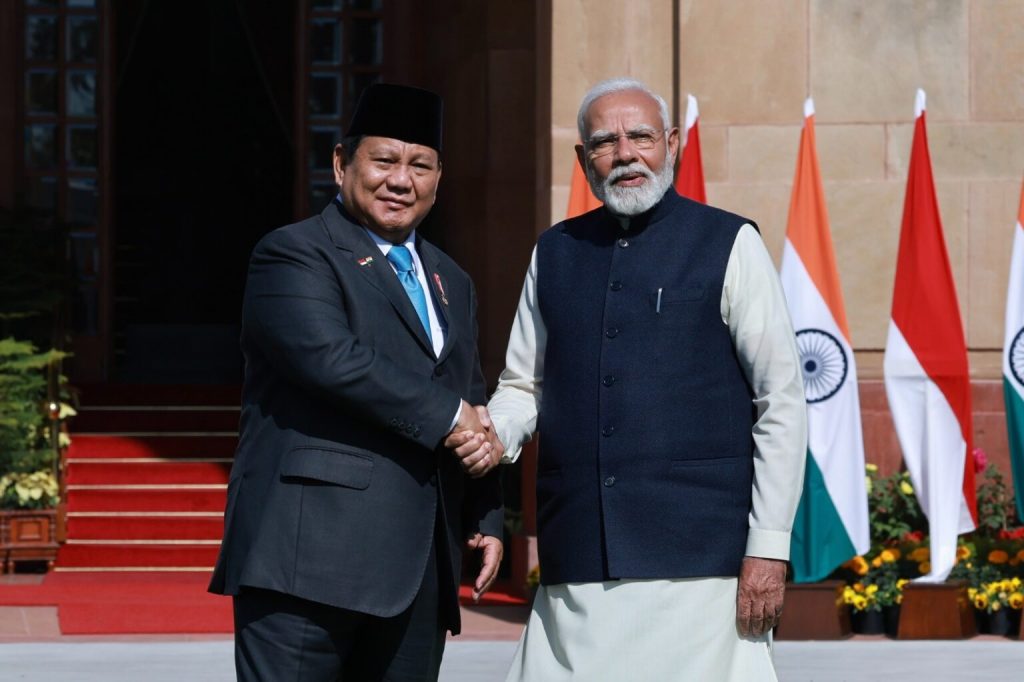 Prabowo Subianto dan Modi di India. Sumber: prabowosubianto.com